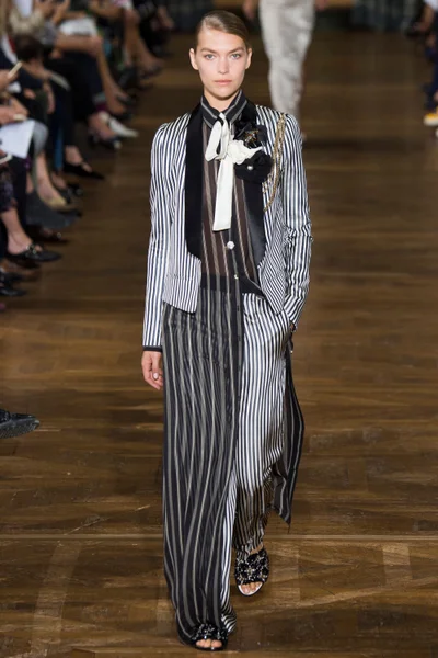 Look 8